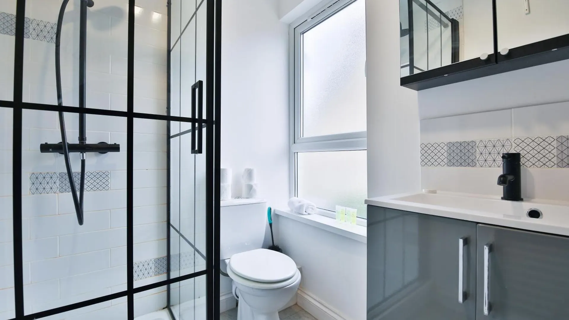 Stayright Cosy Mezzanine Flat In Vibrant Area - Walking Distance To Central Cardiff
