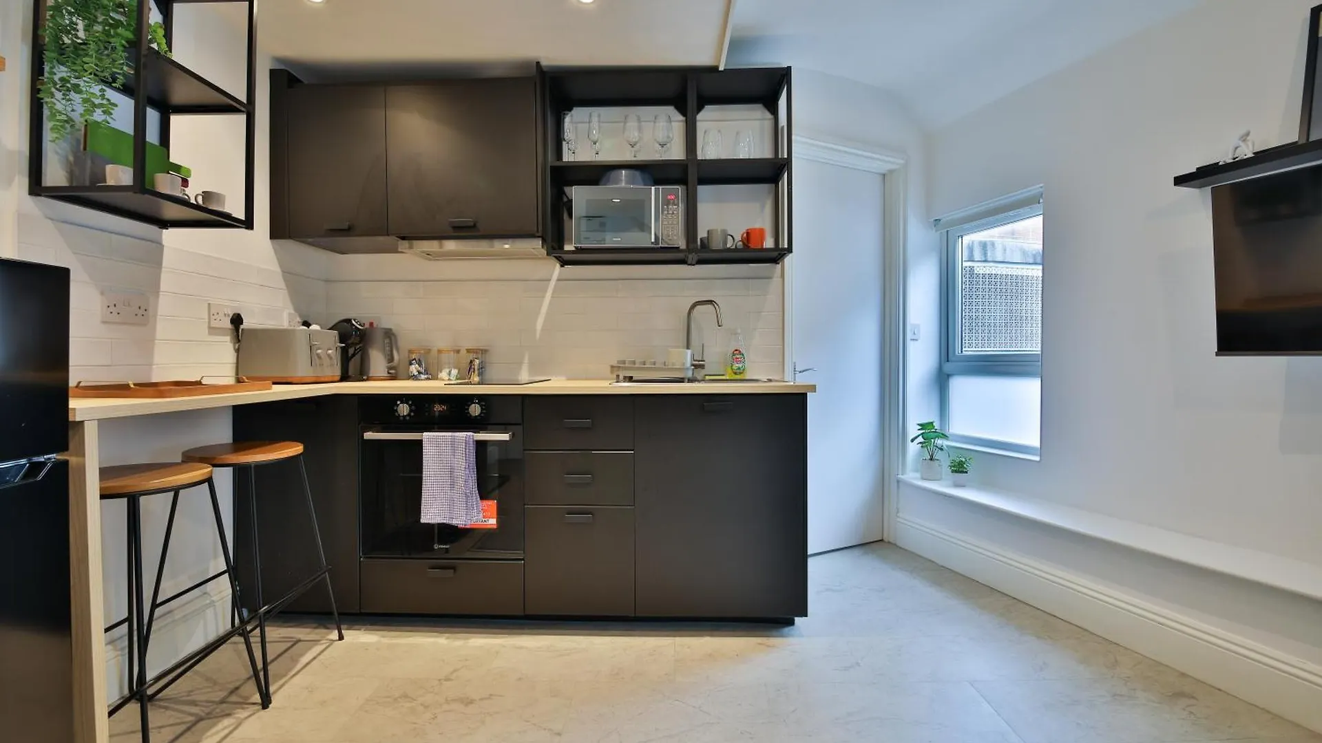 Stayright Cosy Mezzanine Flat In Vibrant Area - Walking Distance To Central Cardiff